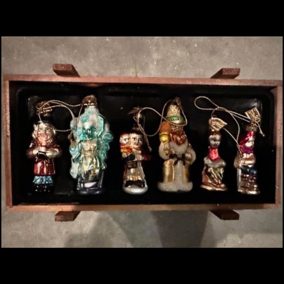 Thomas Pacconi 2004 ornaments collector .  Certificate and wooden collector box. - Picture 1 of 4